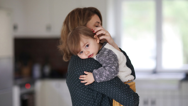 Strona ubezpieczenia na życie i zdrowie Twoje Życie Allianz - uśmiechnięta mama z córką